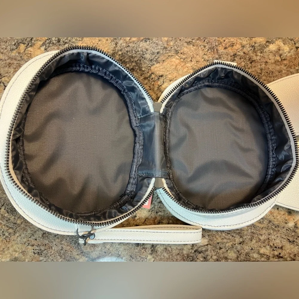 DEARCLOUD MIFFY Faux Leather Cosmetics Bag w/ Removable Wristlet Strap - Picture 6 of 10